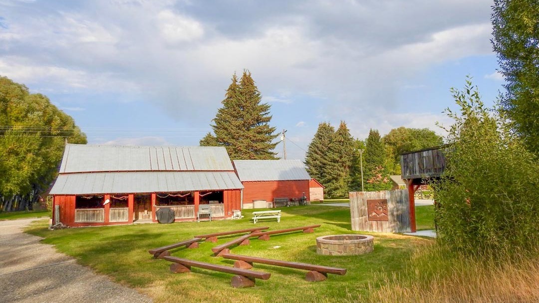 Firepit, Amphitheater and Outdoor Kitchen